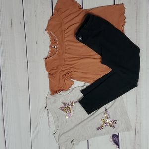 Girls Size 5 to 6 Bunddle (Pants and two shirts)